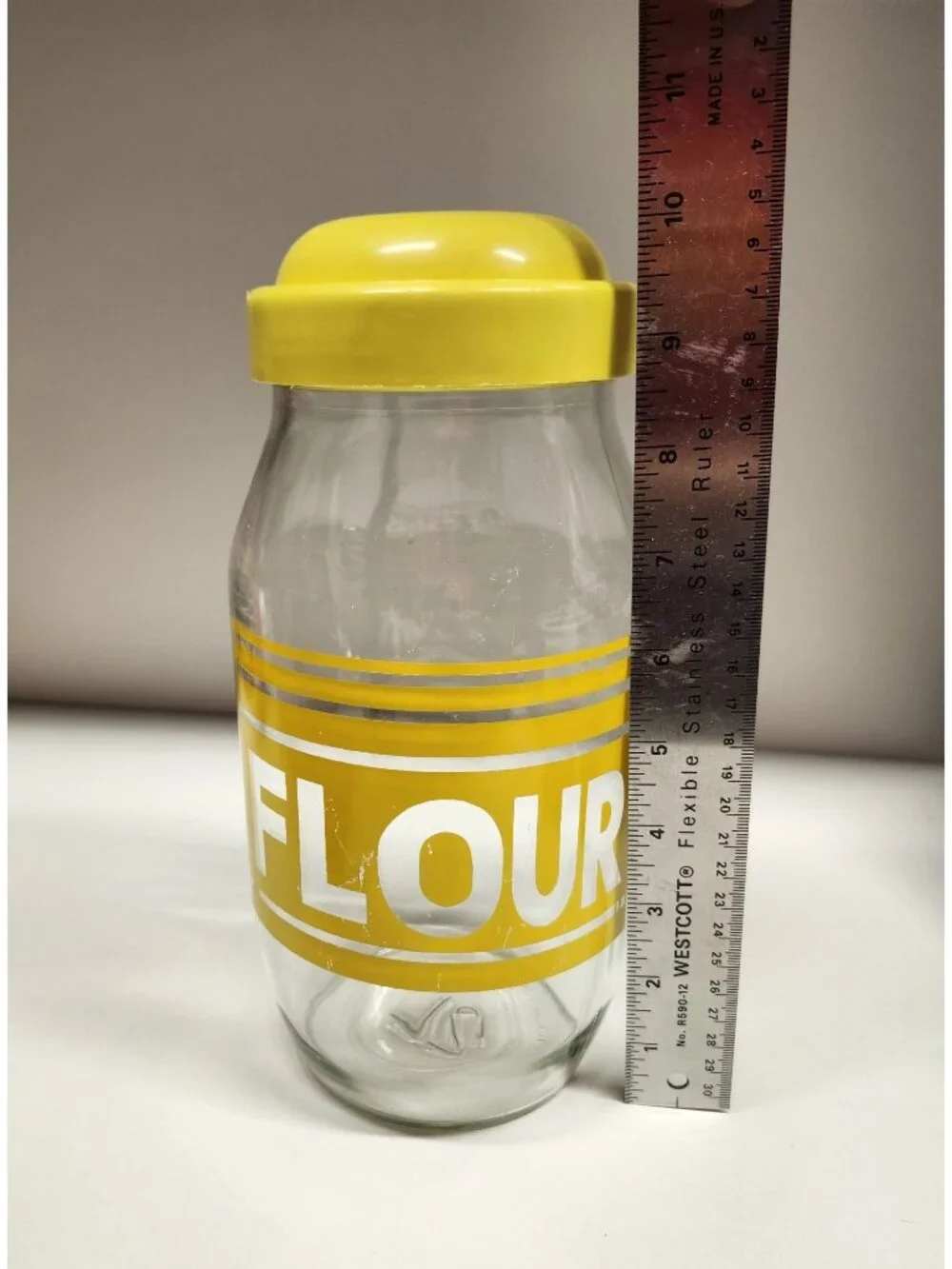 Bright Yellow Flour Canister w/Lid 2 Liter, 10